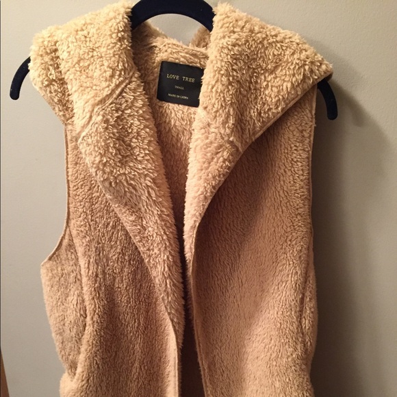 Love Tree Sherpa Vest with Hood - Picture 1 of 5